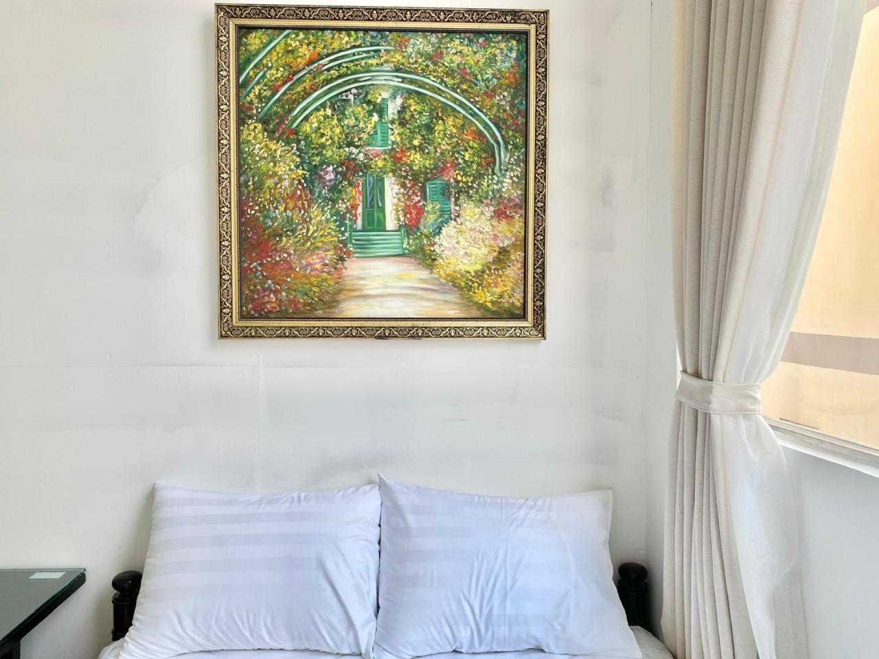 Cherry Blossom Apartment